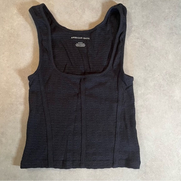 American Eagle Outfitters Dark Ribbed Cropped Tank Top. Medium - Picture 3 of 10